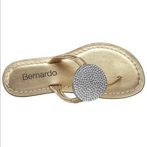 Bernardo ‘Must Stone’ sandal, 7M, EUC